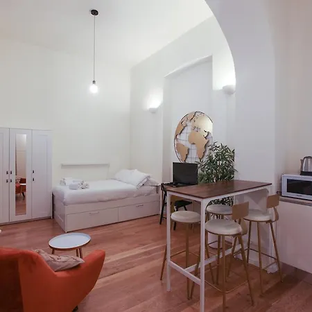 Daire Minimal & Cozy Near Duomo Milano