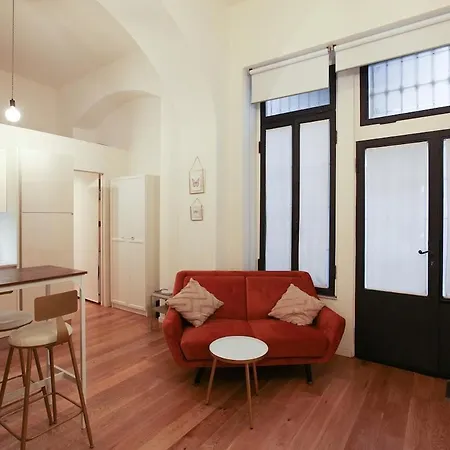 Minimal & Cozy Near Duomo ミラノ